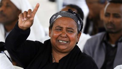 بالصور.. عائلات ضحايا الطائرة الإثيوبية المنكوبة