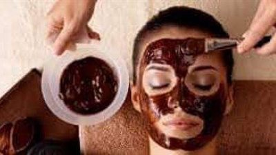 تنظيف البشرة في 30 دقيقة: حمام البخار  و «ماسك القرفة بالعسل»