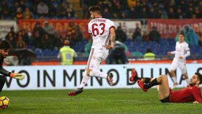 ميلان يفوز على روما بهدف قاتل في قمة الكالتشو