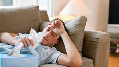 بخطوات بسيطة.. تخلص من التعرق أثناء النوم