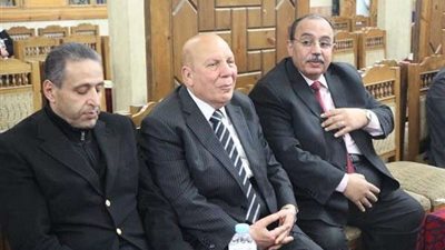 هالة زايد وعادل لبيب يقدمان واجب العزاء فى وفاة والدة وزير الصحة الأسبق