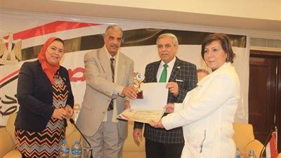 مستقبل وطن بمدينة نصر يكرم إلهام صلاح