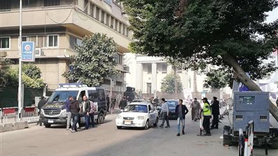 بالصور.. توافد الصحفيين علي النقابة قبل فتح باب التسجيل في الجمعية العمومية