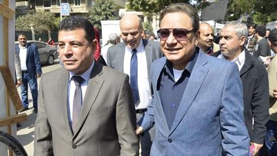 بالصور.. كرم جبر يصل لمقر النقابة للمشاركة في عمومية الصحفيين