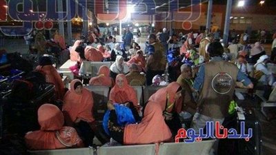 وصول وفد الحجاج الفلسطينيين إلى مطار القاهرة.. (صور)
