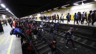 تعطل مترو الأنفاق وحالة تكدس بمحطة الشهداء