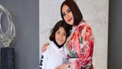 بوسي تهنئ ابنتها بعيد ميلادها على طريقتها الخاصة