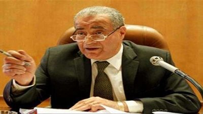 وزير التموين يتلقى تقريراً من «القابضة للصناعات الغذائية» بشأن الكميات المُباعة