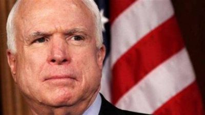 جون ماكين يترك رسالة للرئيسين الروسي والأمريكي