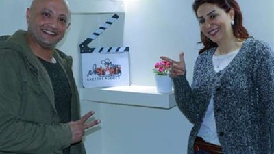 بالصور.. كواليس غناء وفاء عامر مع نجلها