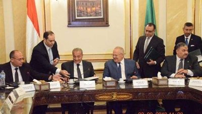 ”مصيلحي“ يوقع بروتوكول تعاون مع ”الخشت“ لرفع كفاءة العاملين بالوزارة