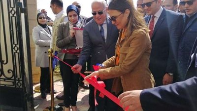 سحر نصر تصل بورسعيد لبحث مشاكل المستثمرين