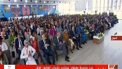 السيسي يشهد جلسة نقاشية عن مستقبل البحث العلمي وخدمات الرعاية الصحية