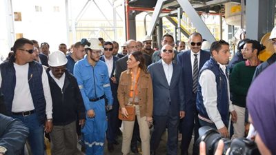 وزيرة الاستثمار تشيد بتجربة مشروع الـ٥٨ مصنعا بمحافظة بورسعيد