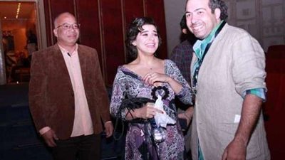 منى هلال ومحمود حميدة يشاهدان 