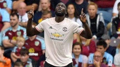 بالصور..لوكاكو يقود مانشستر يونايتد للفوز على بيرنلى بثنائية