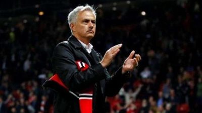 بعد الفوز على بيرنلي بثنائية.. مورينيو العنيد مازال يحتاج الي تجديد