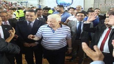 مرتضى منصور يغادر الزمالك