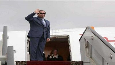 السيسي يصل مطار القاهرة بعد انتهاء جولته الآسيوية