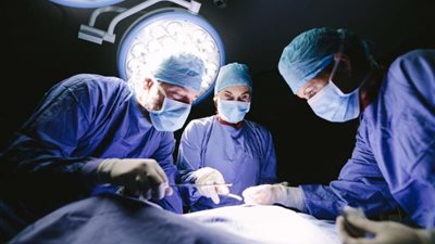 إجراء أول جراحة دماغية في العالم عن بعد 3 آلاف كم