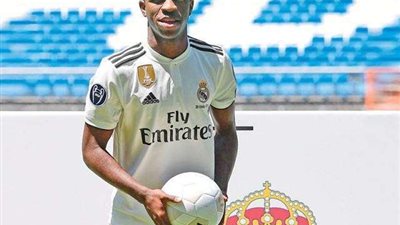فينيسيوس يقترب من الرحيل عن ريال مدريد