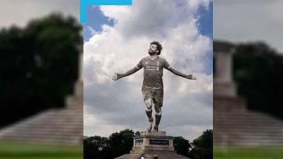 برلمانيون يطالبون بتشييد تمثال لـ”صلاح” بكل الملاعب الدولية