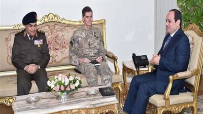 «السيسي» يلتقي قائد القيادة المركزية الأمريكية لبحث التعاون بين الجانبين