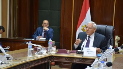 محافظ الدقهلية لأهالي المطرية: الرئيس السيسي وجه بالحفاظ على بحيرة المنزلة