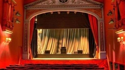 إقبال جماهيري في أول ليالي عروض البيت الفني للمسرح