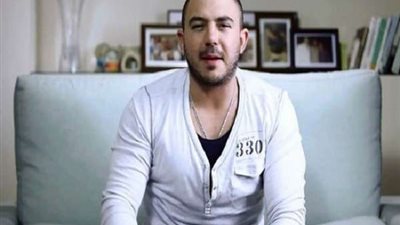 محمود العسيلي لأحد متابعيه على 