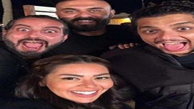 لقاء الخميسي تروج لمسلسلها الجديد «أبواب الشك»