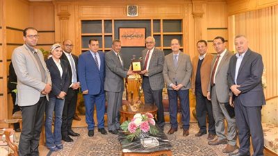 رئيس جامعة المنصورة يستقبل مساعد وزير الشباب والرياضة