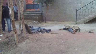 تشاجر مع زوجته فقتل 4 من بينهم أمين شرطة وأصاب آخرين