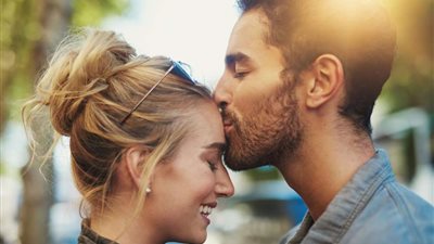 ليست مجرد عاطفة.. تعرف على الفوائد الصحية 