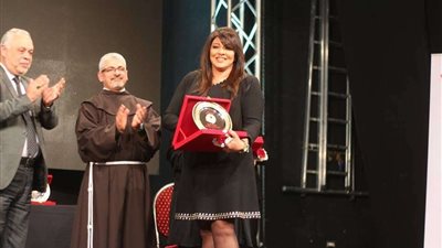 هالة صدقي: أهدي تكريمي في 