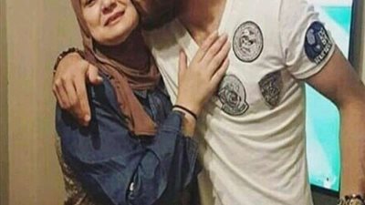 أحمد الشناوي ينشر صورته مع والدته بمناسبة عيد الأم