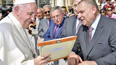 تفاصيل لقاء عمرو موسى والوفد العربي ببابا الفاتيكان