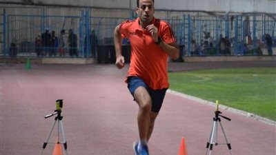 الحنفي يُسلم تقريره عن مباراة الزمالك والمقاولون للجنة الحكام