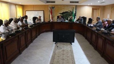 محافظ الفيوم يناقش مشاكل الثروة السمكية