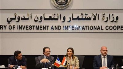 تواجد الاستثمار الفرنسي في القاهرة بقوة.. وسحر نصر: وفرّنا الإمكانيات لمنع العواقب