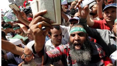 خبير استيراتيجي: الإخوان وصلوا للسلطة عن طريق المتاجرة بالدين