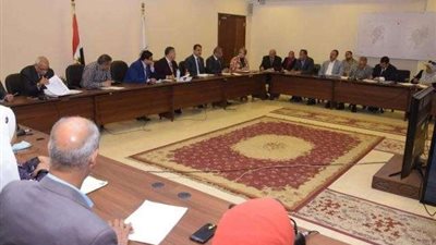 محافظ بنى سويف يوجه بتشغيل مشروعات الصرف