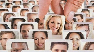 شاهد.. نظام ”مخيف” بمقاطع الفيديو يغير الشخص إلى آخر