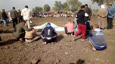 العثور على جثة شخص مكبل اليدين وسط الزراعات في الدقهلية