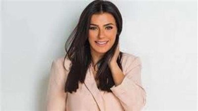 غدًا.. إنجي المقدم ضيفة صبري زكي