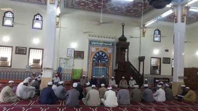 مدير إدارة أوقاف الأقصر يجتمع بالأئمة لتنفيذ خطة الدعوة