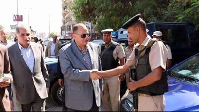 محافظ الفيوم يواصل جولاته المدرسية ويتفقد عدداً من الشوارع والميادين