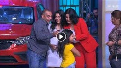 ”معكم” يهدي سيارة لفتاة تبرعت بجزء من كبدها لشقيقها الأكبر.. (فيديو)