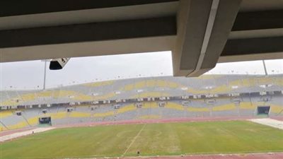 صور.. ملعب برج العرب يستعد لاستقبال قمة الكرة المصرية