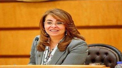 «والي» تفتتح معرض فيرنكس بدمياط